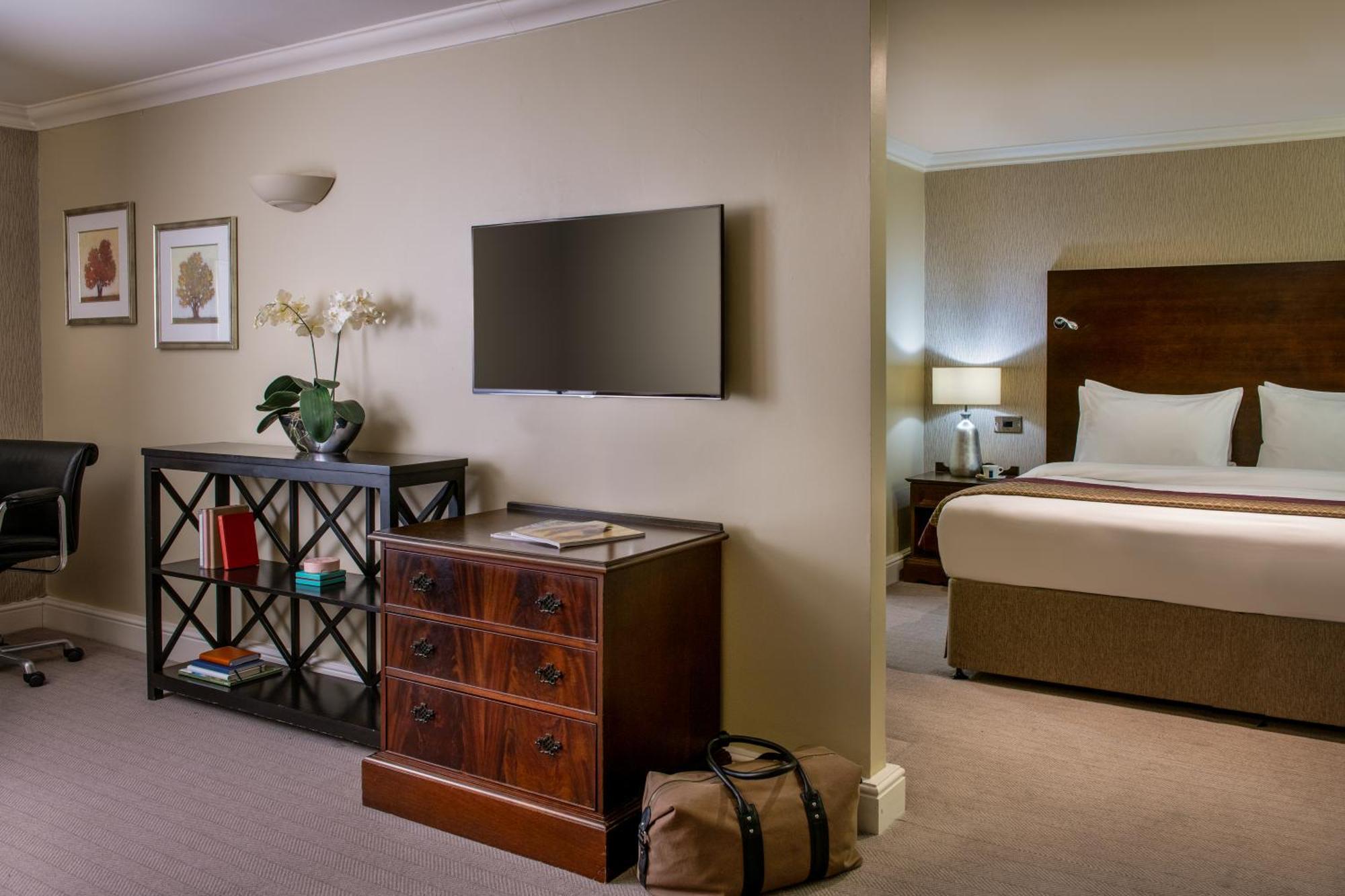 Aztec Hotel And Spa อัลมอนด์สเบอรี ภายนอก รูปภาพ