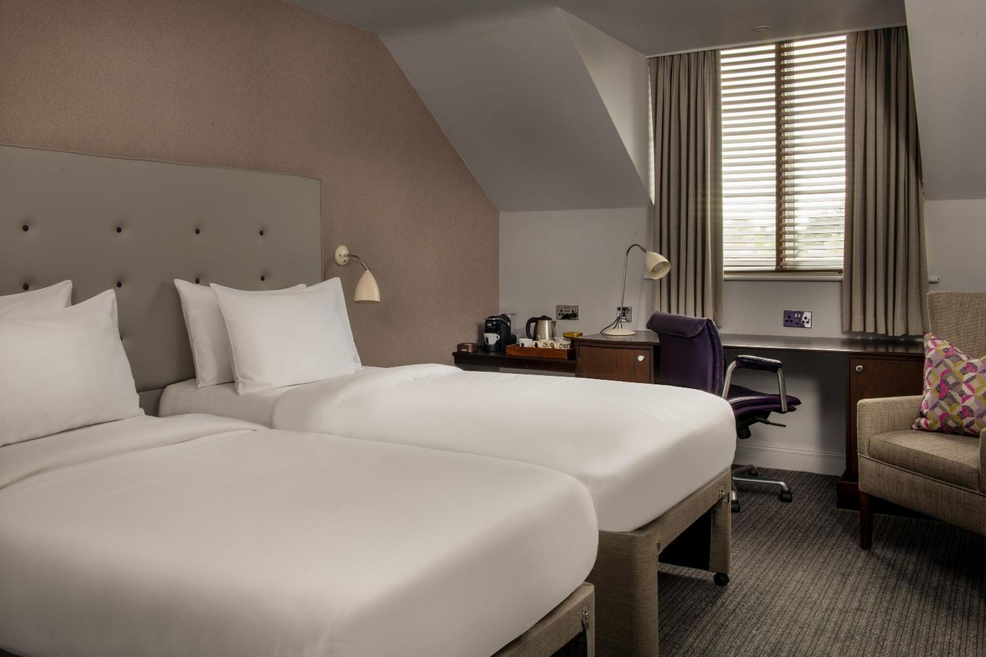 Aztec Hotel And Spa อัลมอนด์สเบอรี ภายนอก รูปภาพ